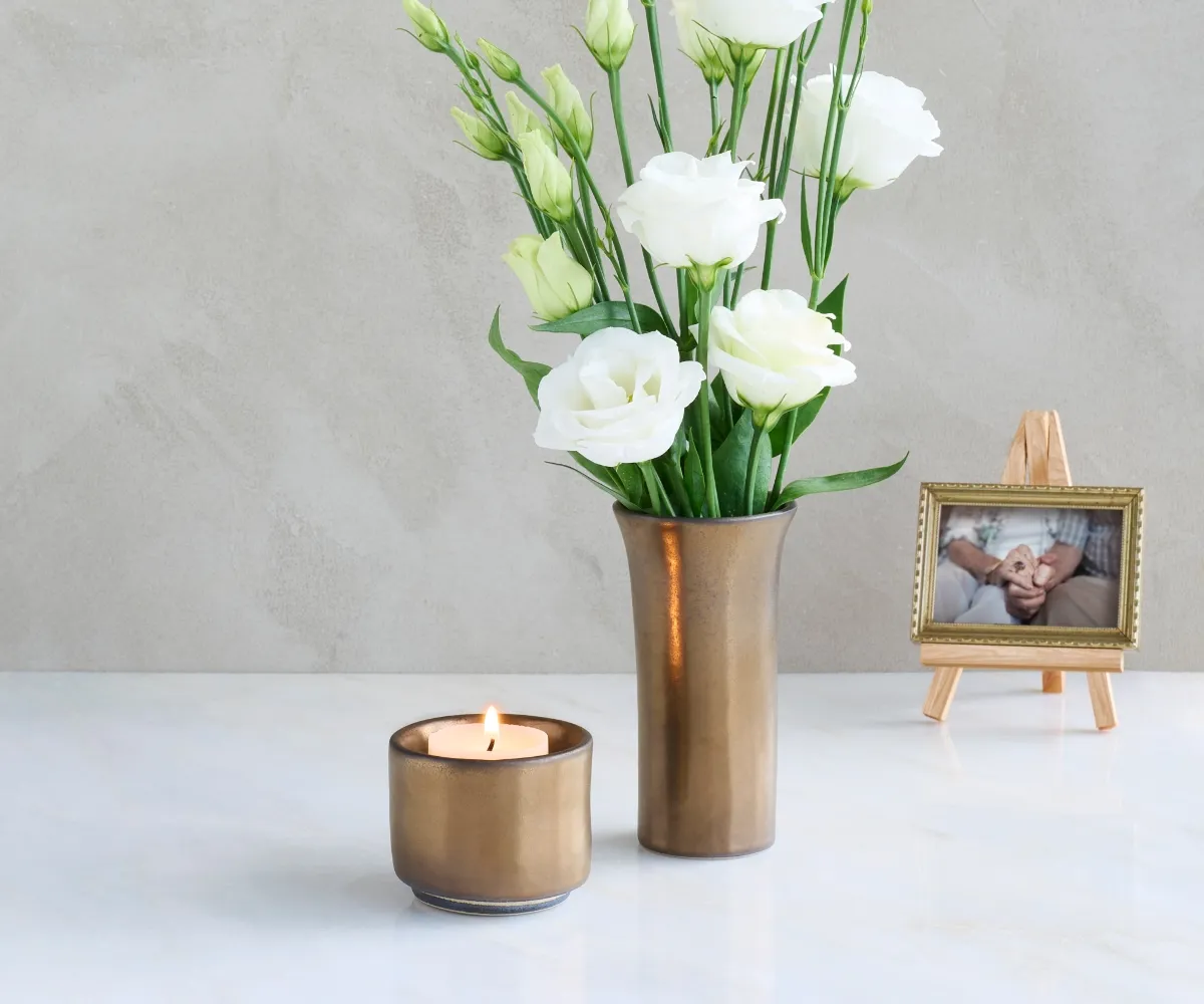 Mini-Urne Teelichthalter Helios kupferfarben mit Vase