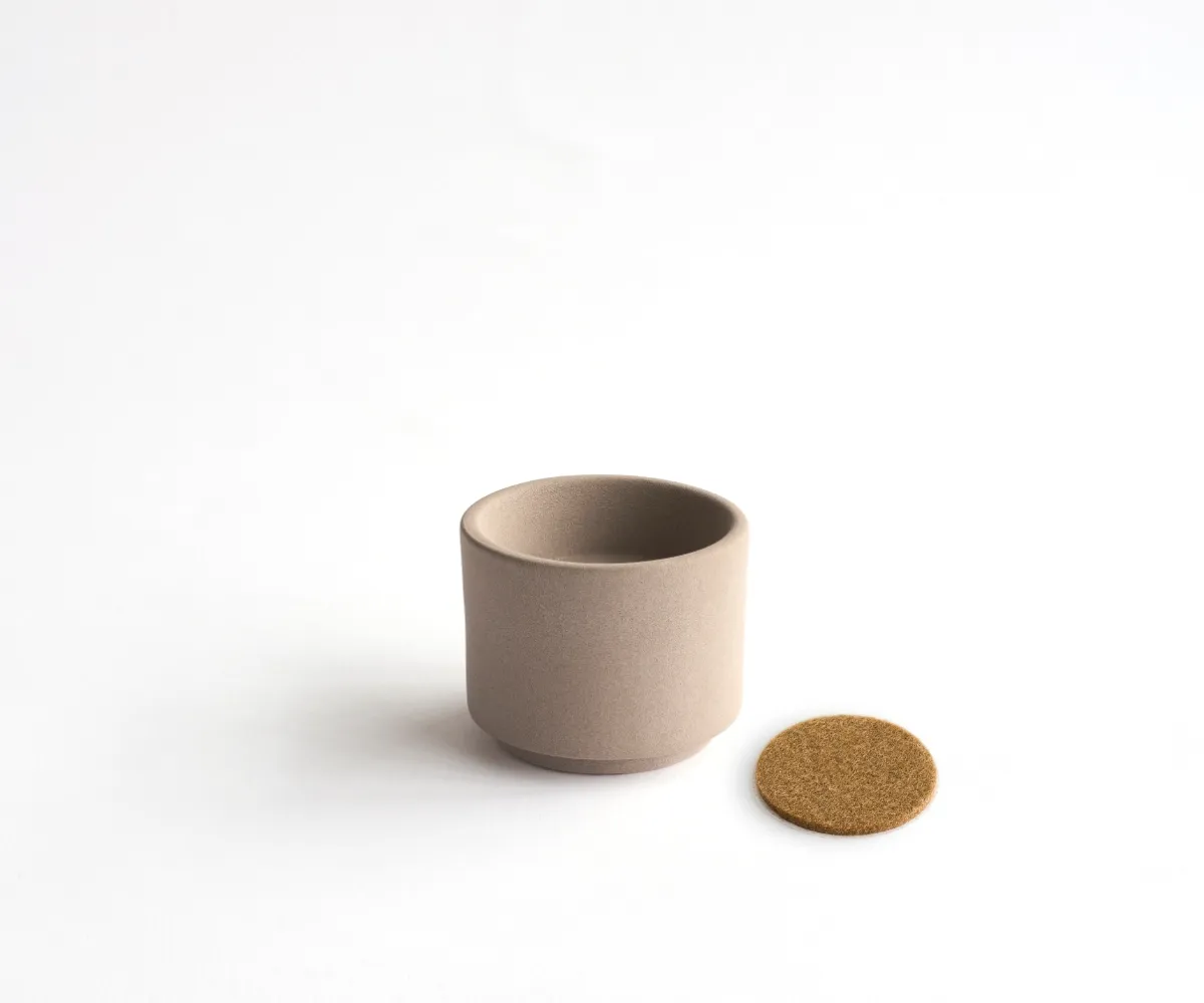 Keramische mini urn theelichthouder Helios zandkleurig engobe open