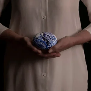 Royal Delft Memento Blue Pebble Bird in Paradise mini urn hand