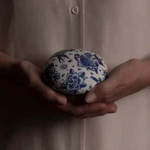 Royal Delft Memento Blue Pebble True Love mini urn hand