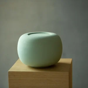 Keramische urn Luz Varengroen sfeerbeeld