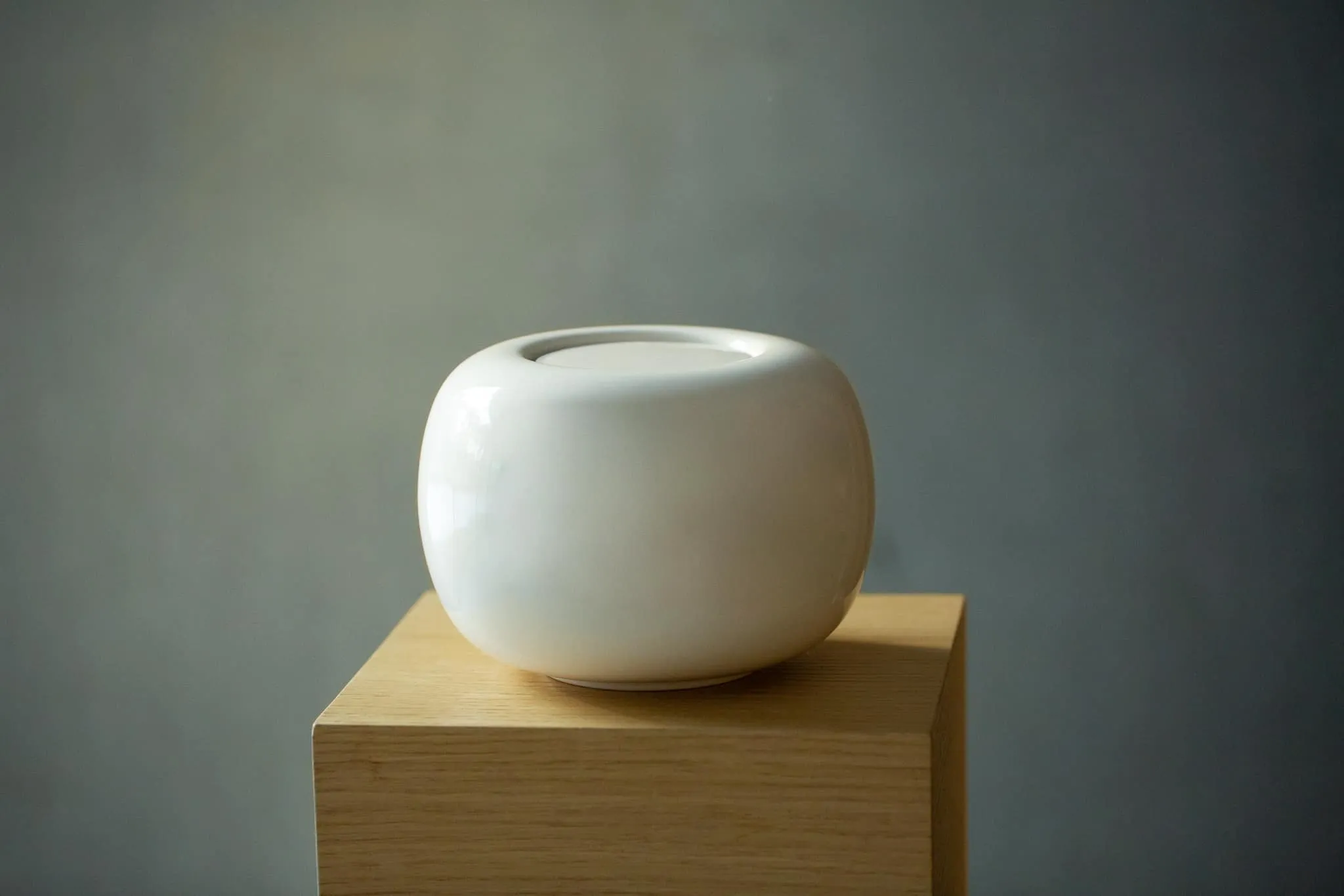 Keramische urn Luz Glanzend Wit sfeerbeeld