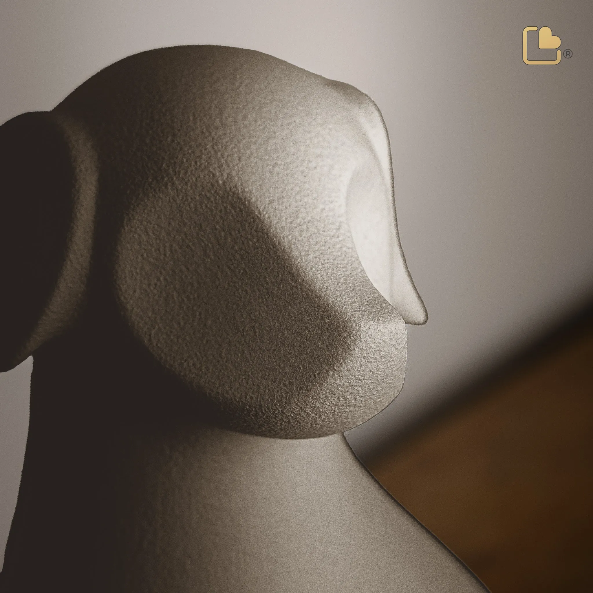 Hond porseleinen dierenurn bruin voor