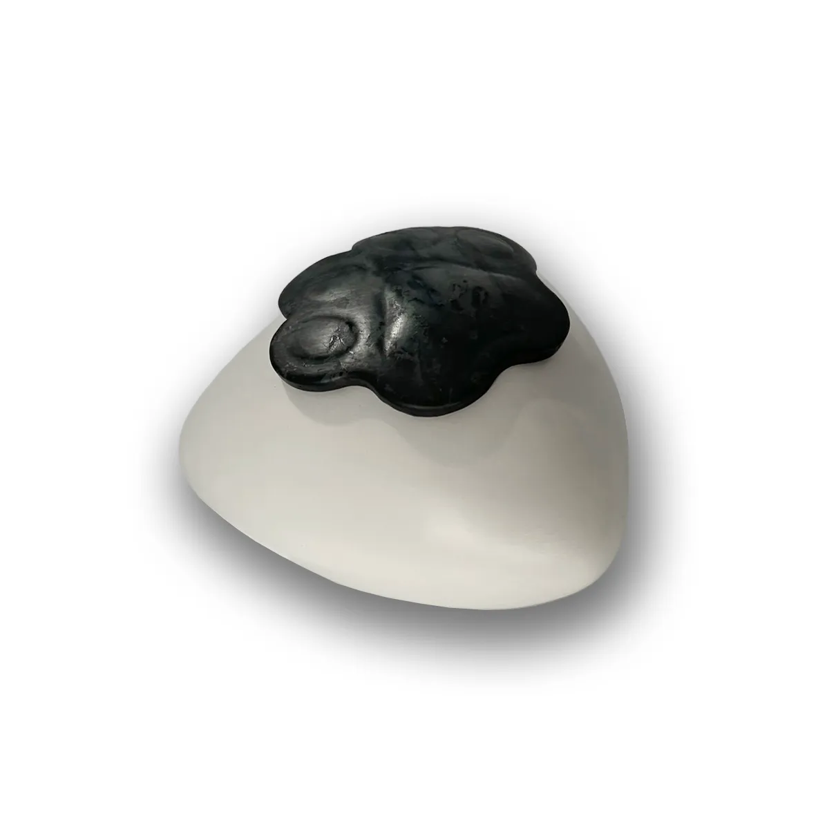 Tierurne Keramik mit Pfotenabdruck